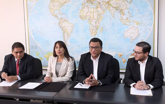 Ministerios de Agricultura y de Comercio Exterior y Turismo suscribieron convenio para la implementacin de “agregados agrcolas” en las OCEX en China, Japn, India y Brasil y Mxico. Difusin