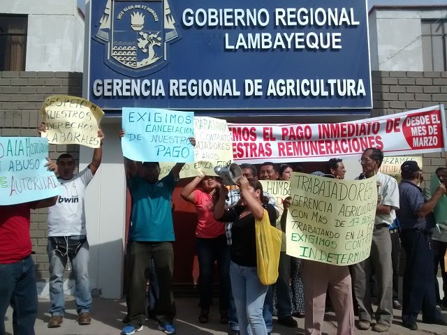 Lambayeque: contratados de Gerencia de Agricultura exigen pagos