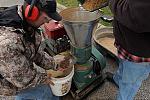 blogs/pellet-mill/attachments/15983-how-to-make-wood-pellets-at-home-make-wood-pellets-at-home.jpg